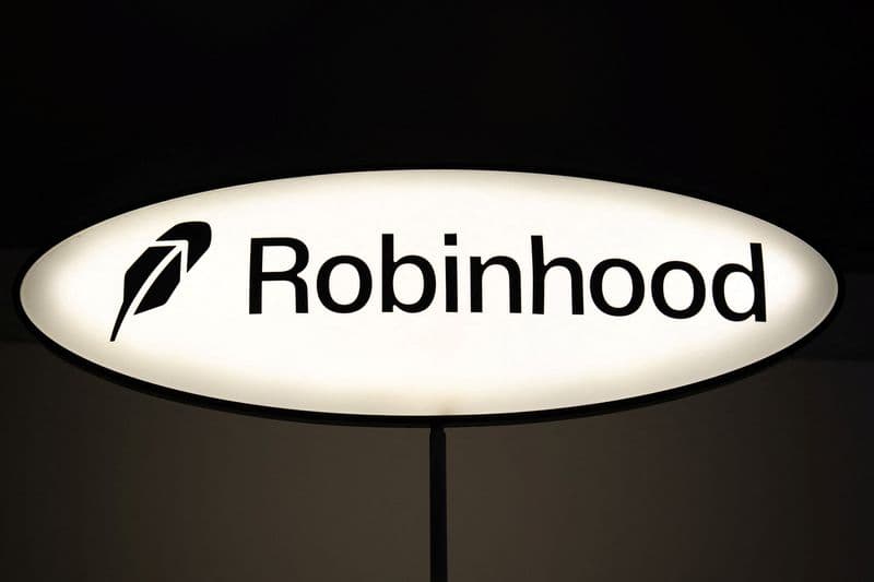 Robinhood opens platform to AI agents for trading, credit card purchases